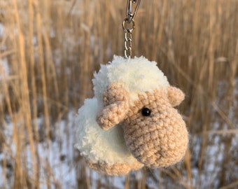 Gehäkelte Schaf Schlüsselanhänger: Cottagecore Plüschtier Taschenanhänger, Bauernhof Tier Geschenk