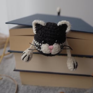 Tuxedo CAT Bookmark, Black and White Cat Plush Bookmark, Cute Animal Bookmark, Kitten 3D Bookmark, Cat Lover Gift, Squashed Animal Bookmark