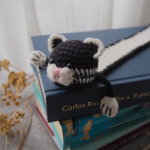 Tuxedo CAT Bookmark, Black and White Cat Soft Bookmark, Cat Animal Bookmark, Kitten 3D Bookmark, Cat Lover Gift, Squashed Animal Bookmark