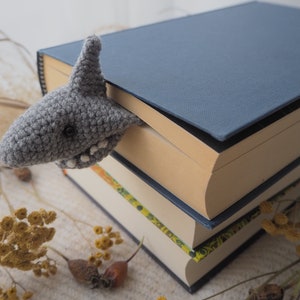 Shark Bookmark, 3D Bookmark Baby Shark, Sea Creatures Bookmark, Crochet Animal Bookmark, Page Holder for Shark Lovers,Bookmark with Shark