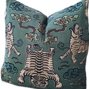 Tiger Republic Jade Pillow Cover