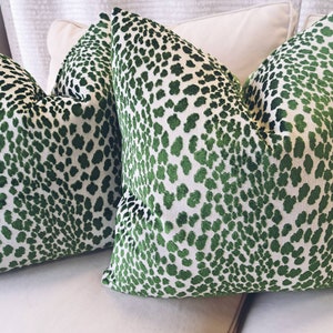 Emerald green Leapard print velvet pillow cover