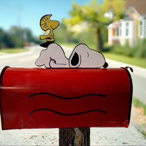 Snoopy Mailbox Medium