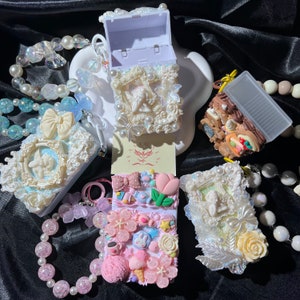 Portasigarette Decoden personalizzato o scatola di caramelle color crema con catena abbinata