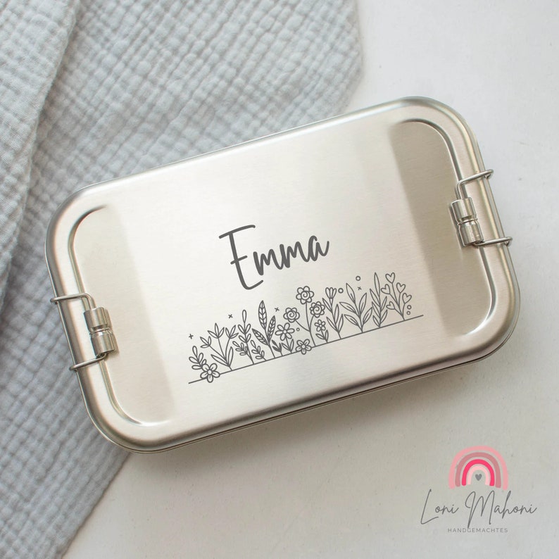 Personalisierte Lunchbox / Brotdose aus Edelstahl, verziert mit deinem Wunschnamen und dem Motiv Blumenwiese Bild 1