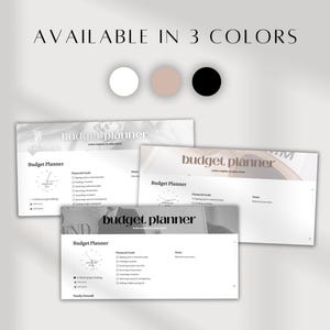 K&ouml;nnte beinhalten: Budgetplaner in drei Farben: Wei&szlig;, Beige und Schwarz. Die Planer tragen den Text "budget planner" und enthalten Abschnitte f&uuml;r finanzielle Ziele und Notizen. Das Bild enth&auml;lt auch den Text "AVAILABLE IN 3 COLORS".