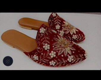 Damen Rote Leder Mules Schuhe Jutti Form DamenSchuhe Indische bestickte Mules Zardozi Stickerei Braut Mules Schuhe Indische Schuhe.