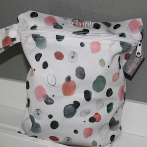 Sac humide personnalisable à pois 18 x 25 cm I sac humide I sac à langer I sous-vêtements menstruels I sac de bain respirant et déperlant