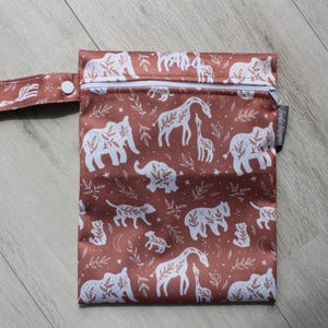 Personalisierbare Wetbag Afrika 18x25cm I Nasstasche I Windeltasche I Periodenunterwäsche I Schwimmbeutel atmungsaktiv und wasserabweisend