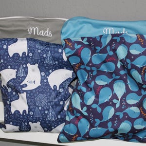 Personalisierbares WetbagSet 30x40cm Nasstasche I Kita-Tasche Windeltasche Periodenunterwäsche I Geschenk Baby Schwimmbeutel wasserabweisend