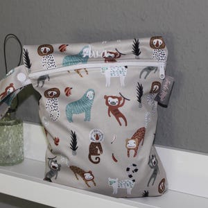 Personalisierbare Wetbag Affen 18x25cm I Nasstasche I Windeltasche I Periodenunterwäsche I Schwimmbeutel atmungsaktiv und wasserabweisend