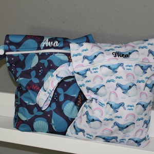Personalisierbares Wetbag Set Wale 18x25cm I Nasstasche I Windeltasche I Periodenunterwäsche I Schwimmbeutel atmungsaktiv I wasserabweisend
