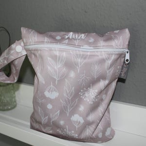 Personalisierbare Wetbag Floral rosa 18x25cm I Nasstasche I Windeltasche I Periodenunterwäsche I Schwimmbeutel atmungsaktiv wasserabweisend