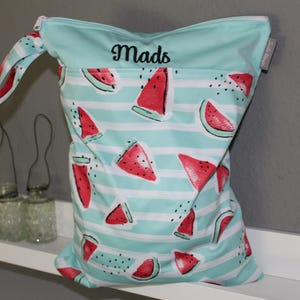 Personalisierbare Wetbag Melone 30x40cm Nasstasche-Kita-Tasche -Windeltasche-Periodenunterwäsche-Geschenk Baby-Schwimmbeutel-wasserabweisend
