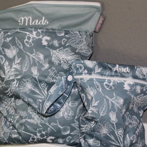 Personalisierbares WetbagSet 30x40 & 18x25cm Nasstasche I Kita-Tasche I Windeltasche I Periodenunterwäsche I Schwimmbeutel I wasserabweisend