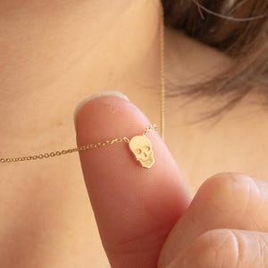 14k 18k Solid Gold Skull Necklace, Gothic Minimalist Charm, Halloween Gift, Punk Rock Jewelry, Edgy Gold Pendant, Unisex Skull Charm Neckace