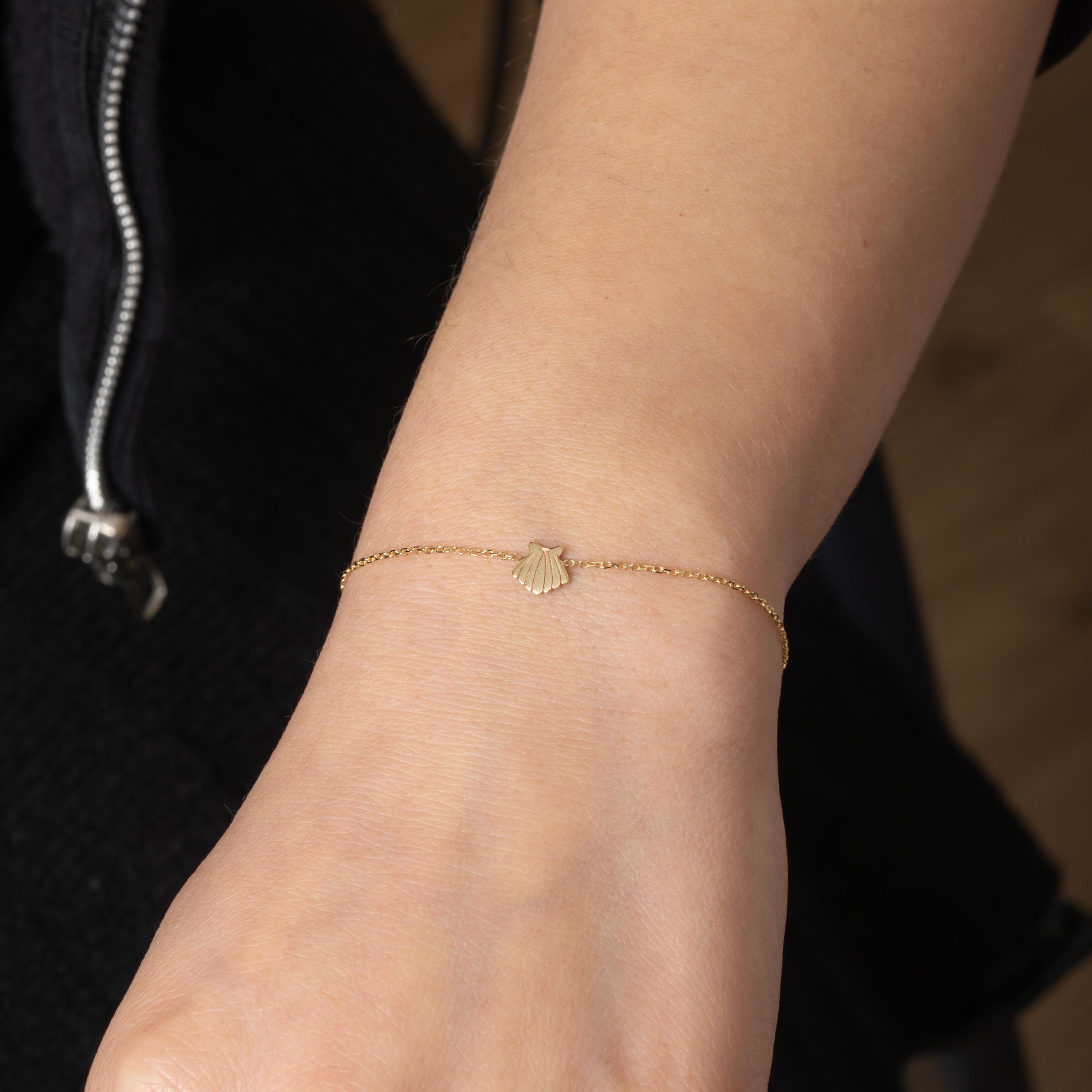 14K 18K Solid Gold Seashell Bracelet, Beach Jewelry for Women, Minimalist Dainty Ocean Bracelet, Nautical Jewelry Gift for Her