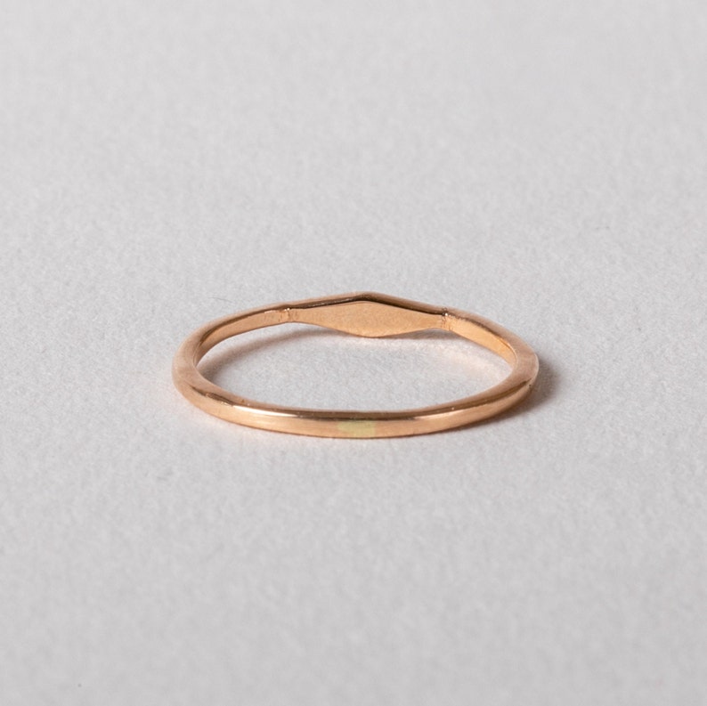 14K 18K Or Massif Gravé Personnalisé Première Bague pour Enfants Bague Enfant Personnalisée Bande Mince Bague En Or pour Vêtements Quotidiens Cadeau pour Enfants image 6