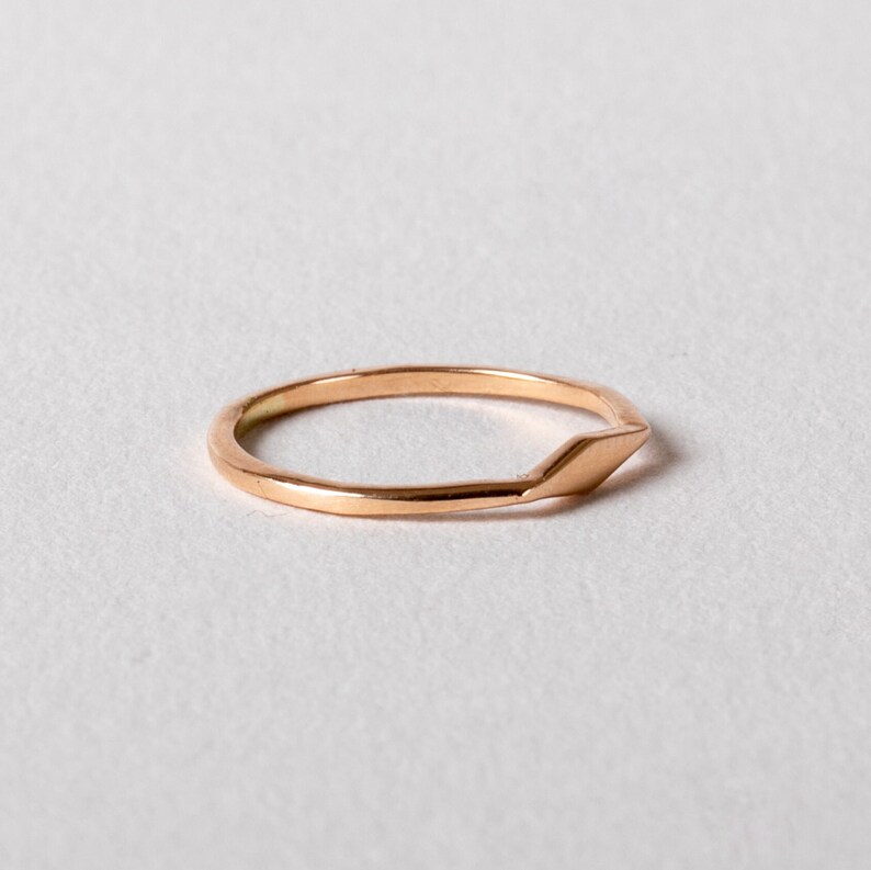 14K 18K Or Massif Gravé Personnalisé Première Bague pour Enfants Bague Enfant Personnalisée Bande Mince Bague En Or pour Vêtements Quotidiens Cadeau pour Enfants image 4