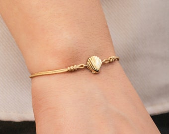 Seashell String Bracelet, Adjustable Macrame Bracelet in 14K 18K Real Gold, Minimalist Cowrie Shell Bracelet, Birthday Gift For Loved One