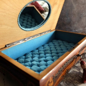 Gorgeous Antique  Italian Sorrento Jewelry Box/ Florentine Inlay work / Storage Box