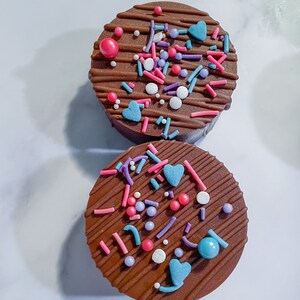 Valentine’s Day chocolate covered Oreos
