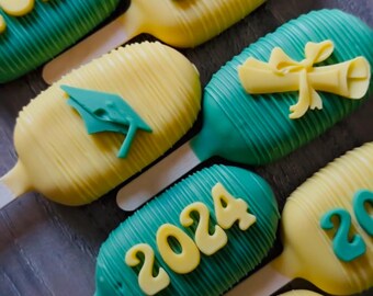 Graduation Cakesicles – Custom Grad Dessert Treats, Class of 2026, Party Dessert Table Sweets