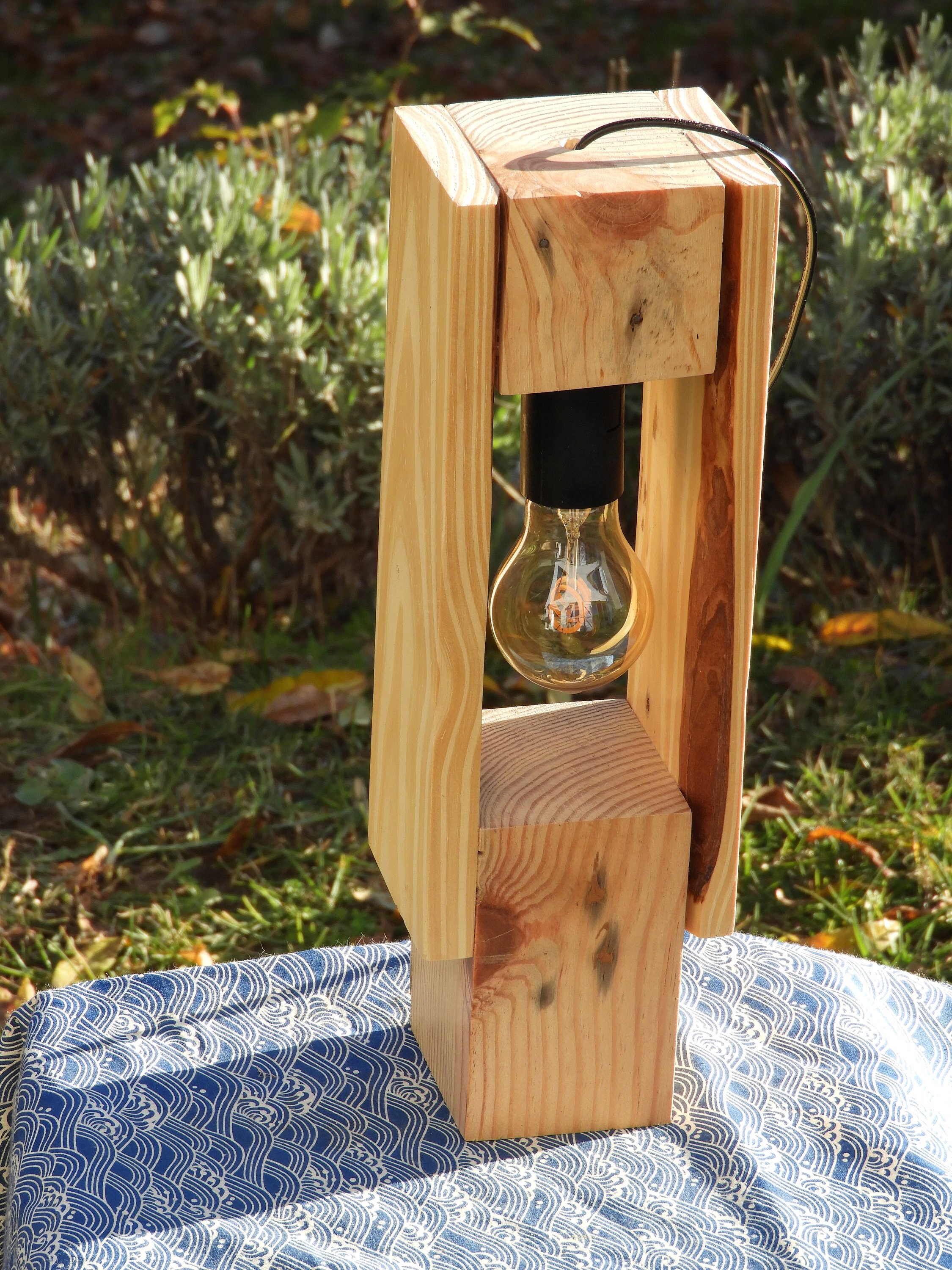 Lampe en Bois de Palette