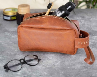 Leather Dopp Kit Bag, Boyfriend Valentines Day Gift, Personalized Toiletry Bag, Men's Travel Bag, Engraving Groomsmen Gift