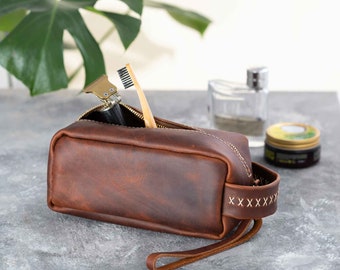 Leather Dopp Kit Bag, Husband Valentine Gift, Personalized Toiletry Bag, Men's Travel Bag, Engraving Groomsmen Gift