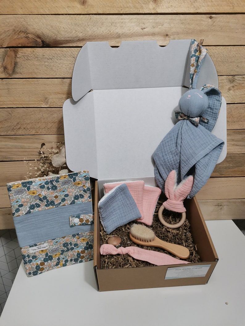 Box de naissance/Coffret cadeau de naissance/Anneau dentaire/Attache tétine/Doudou/Protège carnet santé/Lingette/Brosse/Personnalisé immagine 1