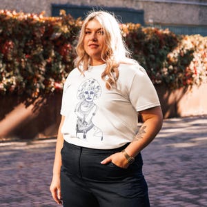 Unisex organic cotton t-shirt with minimalist print