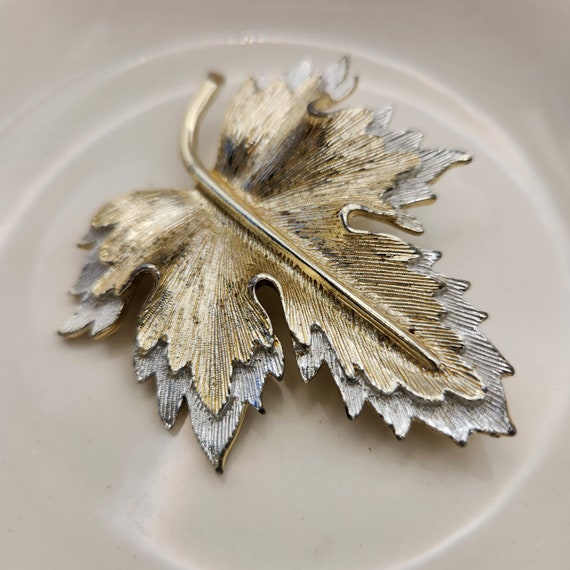 Vintage Sarah Coventry Textured Two-tone Leaf Bro… - image 3