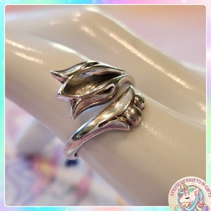 Vintage Charm: Adjustable Avon Sterling Silver Tulip Wrap Ring - Art Nouveau Style, Vintage Avon Jewelry, Collectible Avon Pieces,