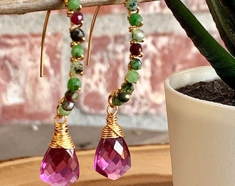 Pendientes de zoisita rubí: gota de cuarzo magenta, aro de oro o plata.