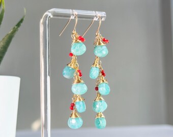 Pendientes de amazonita y coral rojo: joyería artesanal bañada en oro de 14k.