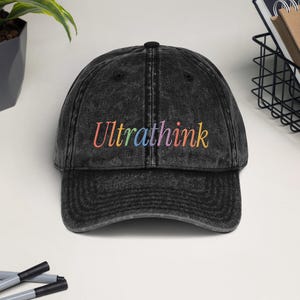 Ultrathink Claude Code geborduurde vintage katoenen keperstofpet
