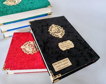 Juego de regalo con traducción personalizada del Corán al inglés y alfombra de oración.