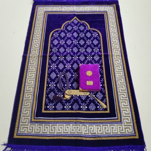 Alfombra de oración de terciopelo personalizada Corán Tasbeeh Juego de regalos / Regalo musulmán para él / Regalo Eid / Regalo de boda / Regalo de graduación / Regalo de cumpleaños