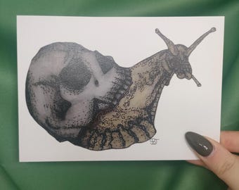 Lámina artística de caracol calavera: decoración cottagecore goblincore (A6)