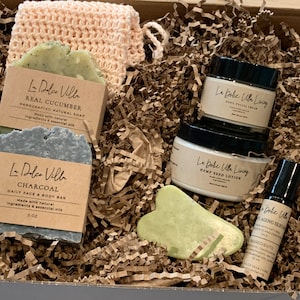 Relaxation Gift Box: Natural Skincare, Hemp Lotion, Anti-Aging Serum