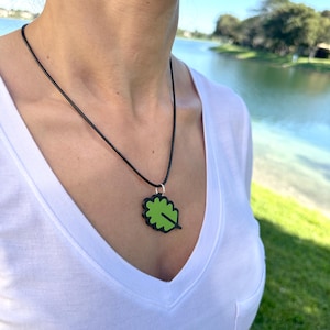 Forest Leaf Pendant Necklace – Nature-Inspired Jewelry for Women & Men, Jungle Tree Leaf Design, Perfect Eco-Friendly Gift Idea