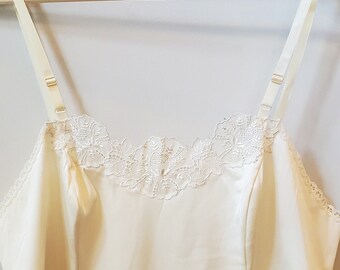 Vintage 80&#39;s Vanity Fair Sweet Adjustable Camisole Top with Floral Embroidered Camellias in a Size 36 Small