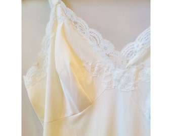 Vintage 60's Shadowline Pearlescent White Cream Half Slip Dress with Scrolling Lace Roses 36 Tall