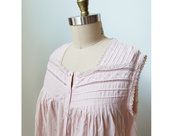 90&#39;s Sweet Rose Pink Swiss Polka Dot Embroidered Sleeveless Nightgown Embroidered with Daisies and Gathered Yoke Size Medium 8 10 12 or 14