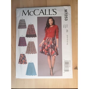 McCall&#39;s M7253 Pleated Knee Length or Midi Skirt Pattern with Optional Waistband and Back Zip 6 8 10 12 14 FF UNCUT