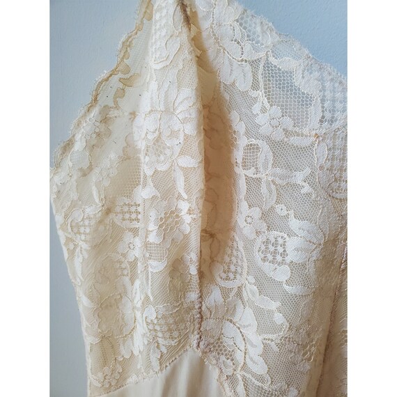 Vintage 1960's Vanity Fair Light Beige Luminescent Ha… Gem