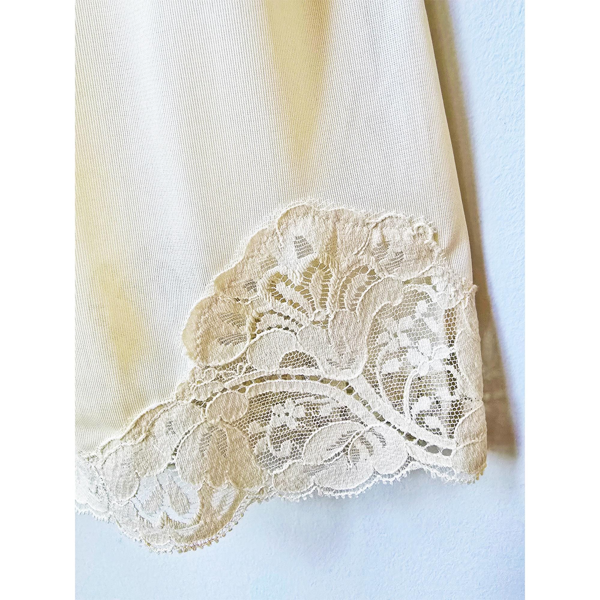 Vintage 60's Wonder Maid Champagne Yellow Half Slip Skirt with Scrolling Botanical Floral Lace Lilies in a Size Large