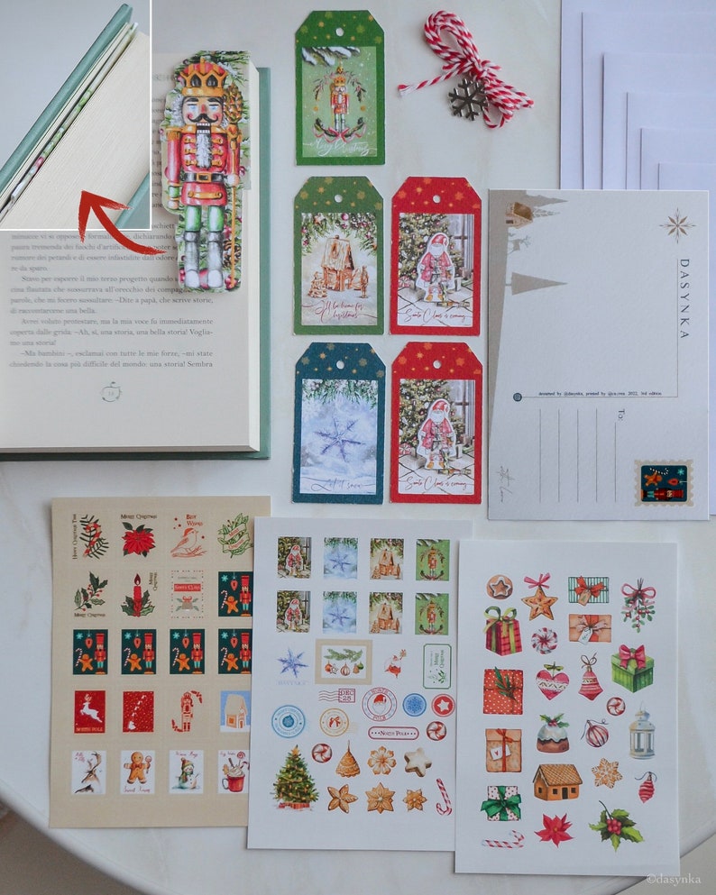 Set 5 cartoline natalizie di Babbo Natale, Schiaccianoci, Fiocco di Neve, Pan di zenzero, scatola box libro contenitore, adesivi, tag regali, nastrino, ciondolo, lettera Dear Santa, buste, segnalibro, carta martellata, fatto a mano, disegno a matite