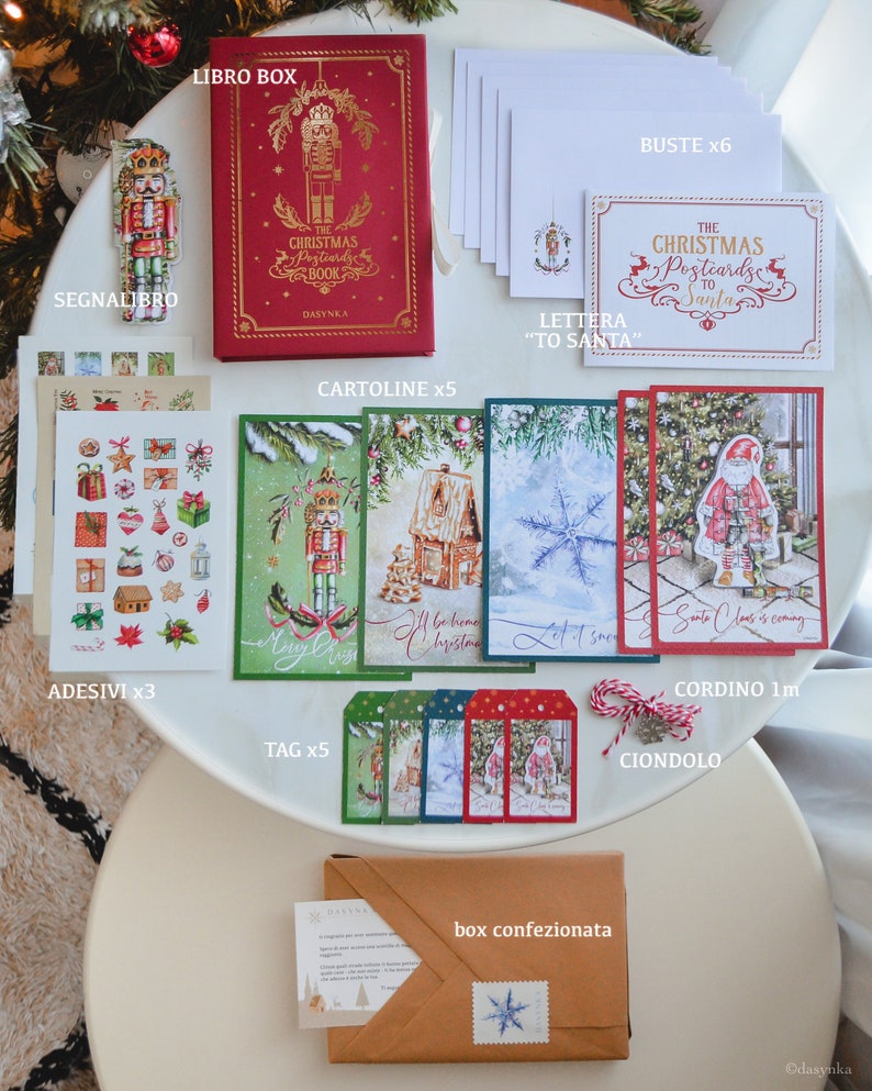 Set 5 cartoline natalizie di Babbo Natale, Schiaccianoci, Fiocco di Neve, Pan di zenzero, scatola box libro contenitore, adesivi, tag regali, nastrino, ciondolo, lettera Dear Santa, buste, segnalibro, carta martellata, fatto a mano, disegno a matite